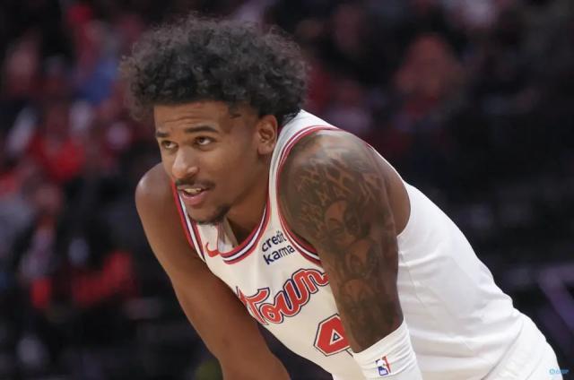 1703661907833001996.jpg 九游体育官网-7中2仅拿5分!低效表现成常态 火箭太子即将被废?