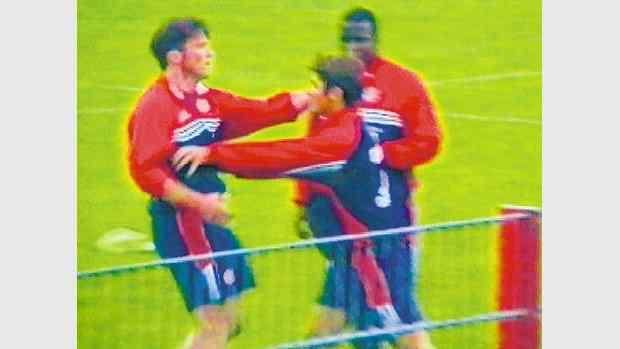 九游体育APP-绿茵好莱坞！盘点拜仁同室操戈史