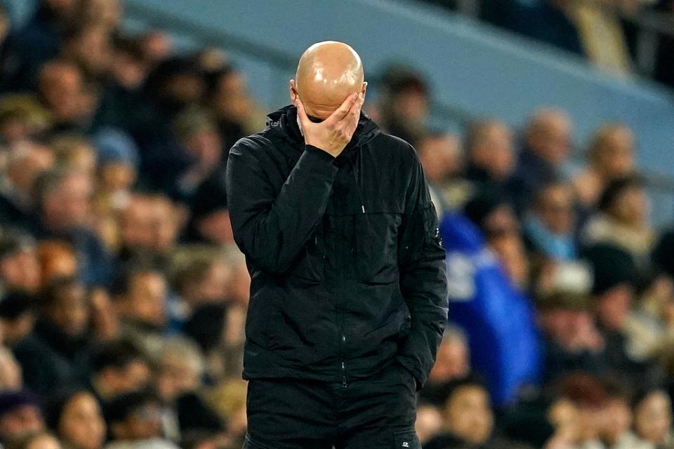 九游体育APP-2-2！曼城掉链子：两度领先被保级队逼平 4连胜终结 落后榜首7分