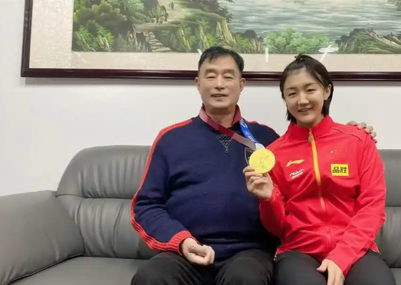 九游体育下载-3-0跳级夺冠!中国女乒15岁新星再闪耀:陈梦师妹疯狂收割冠军